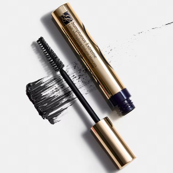 Sumptuous Extreme Lash Multiplying Volume Mascara - Picture 2 of 4